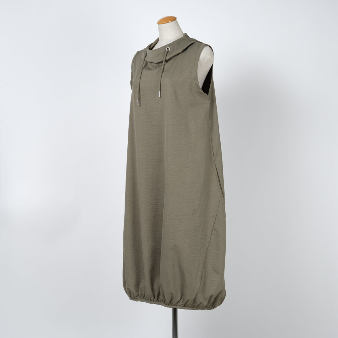 フード付きバルーンノースリーブワンピース – to blossom