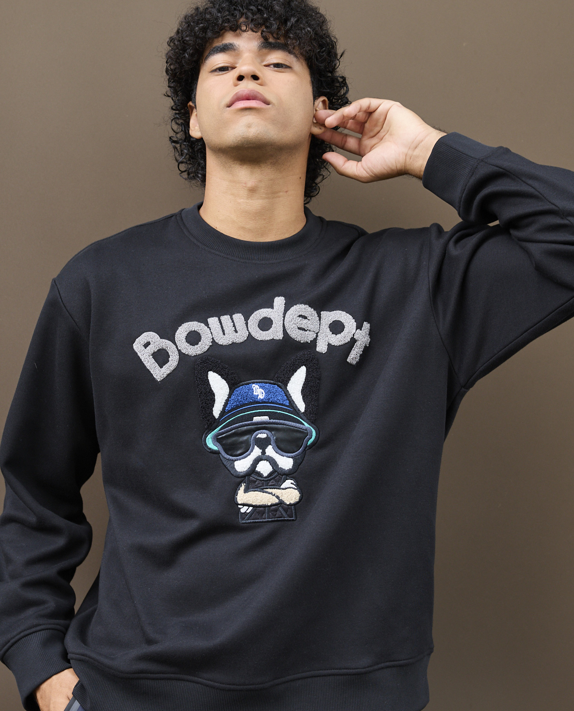 Bowdept】裏起毛サガラ刺しゅうクルートレーナー【ユニセックス】 - YEVS