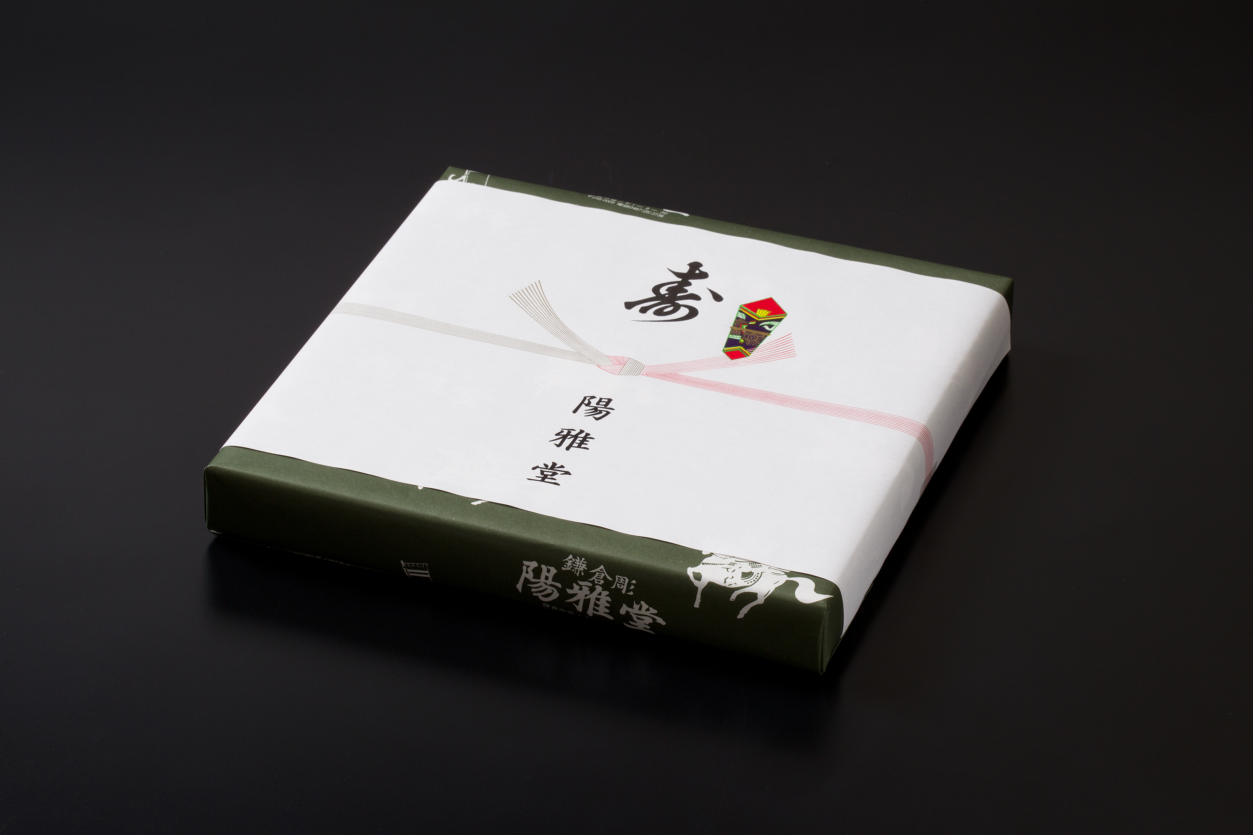 鎌倉彫の丸盆6寸 一色錆 椿一輪 | 鎌倉彫陽雅堂 公式オンライン