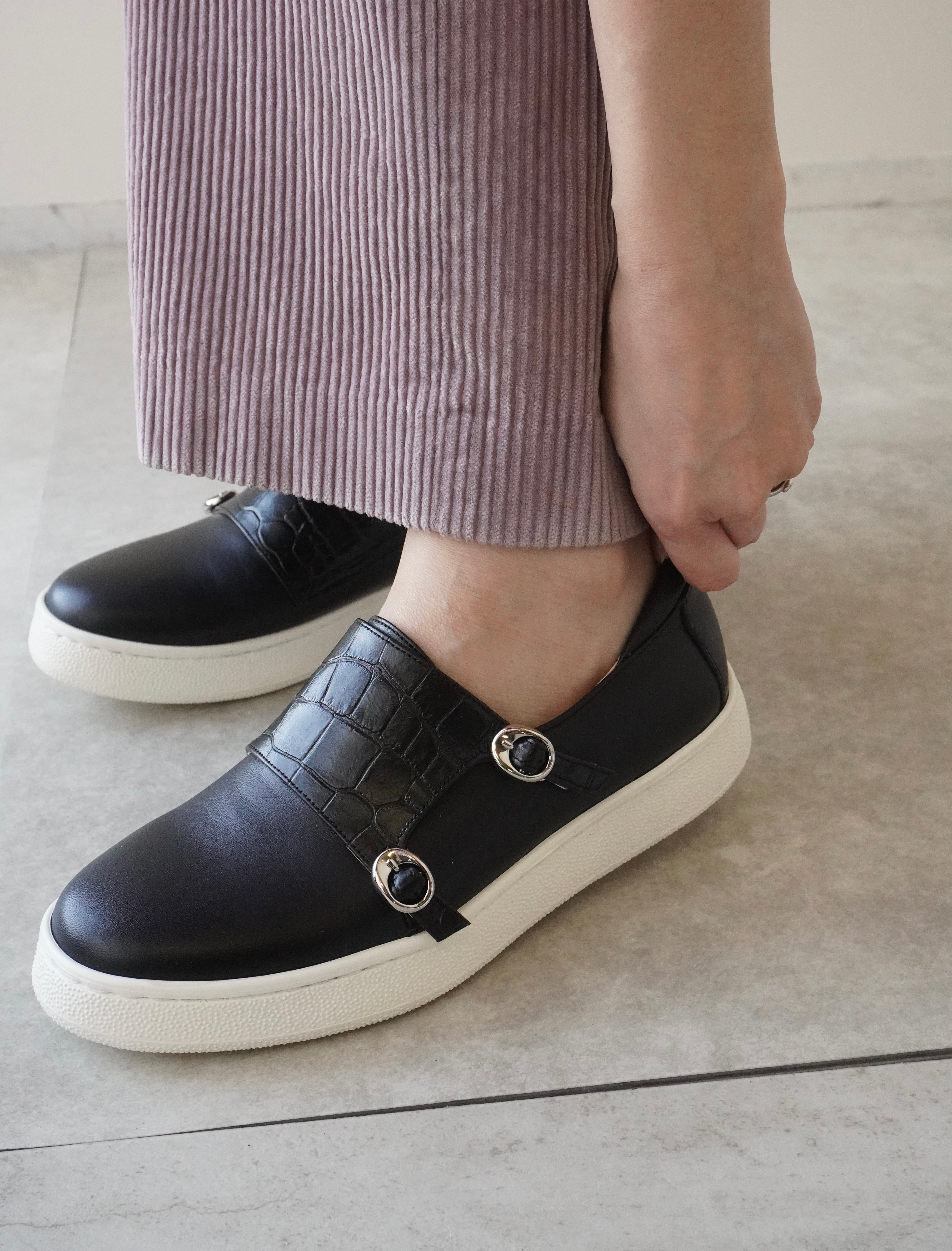 z5522ダブルモンクストラップ・スニーカー／ブラッククロコ