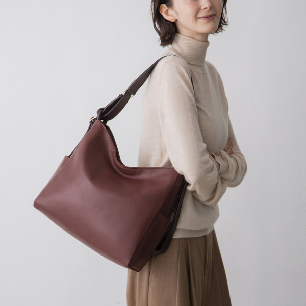 ヨゾラ 3 ウェイ バッグ」に1年中活躍する新しい色が仲間入りしました