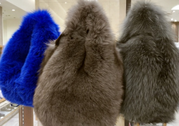 今年も入荷✨】リアルファーバッグ👜【稀少】 | モード・エ・ジャコモ