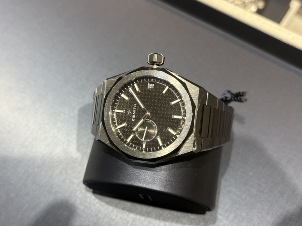 ZENITH】ブラックセラミックの輝き【ゼニス】49.9300.3620/21.I001