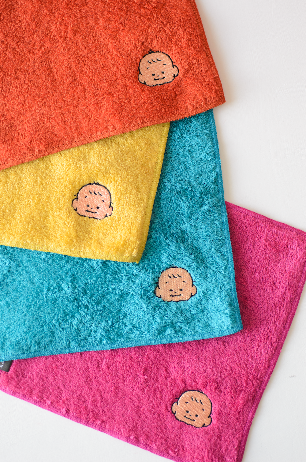 刺繍タオルハンカチ(全6色) – GOODS SHOP TAPUTAPU