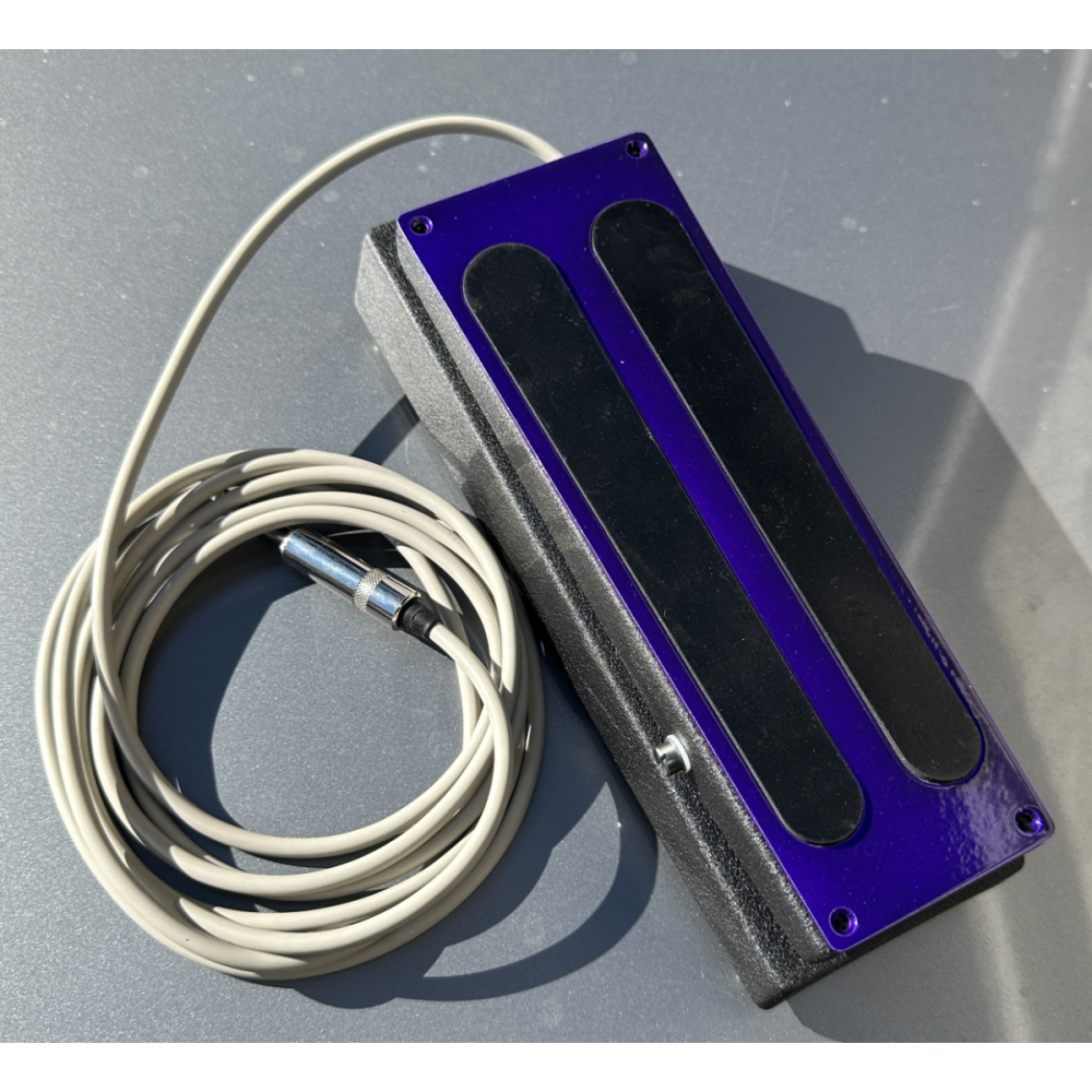 Shin-ei Vibe-2 chorus/vibrato effects pedal