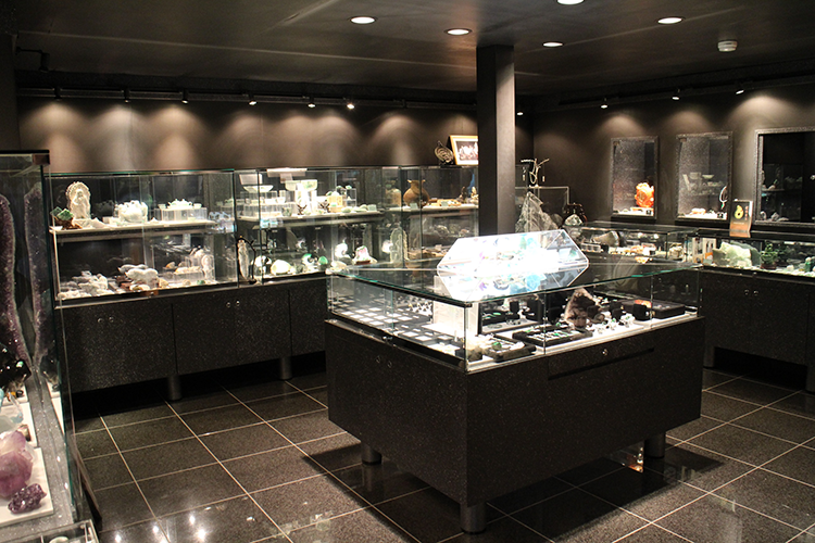 翡翠原石館 | しながわ観光協会