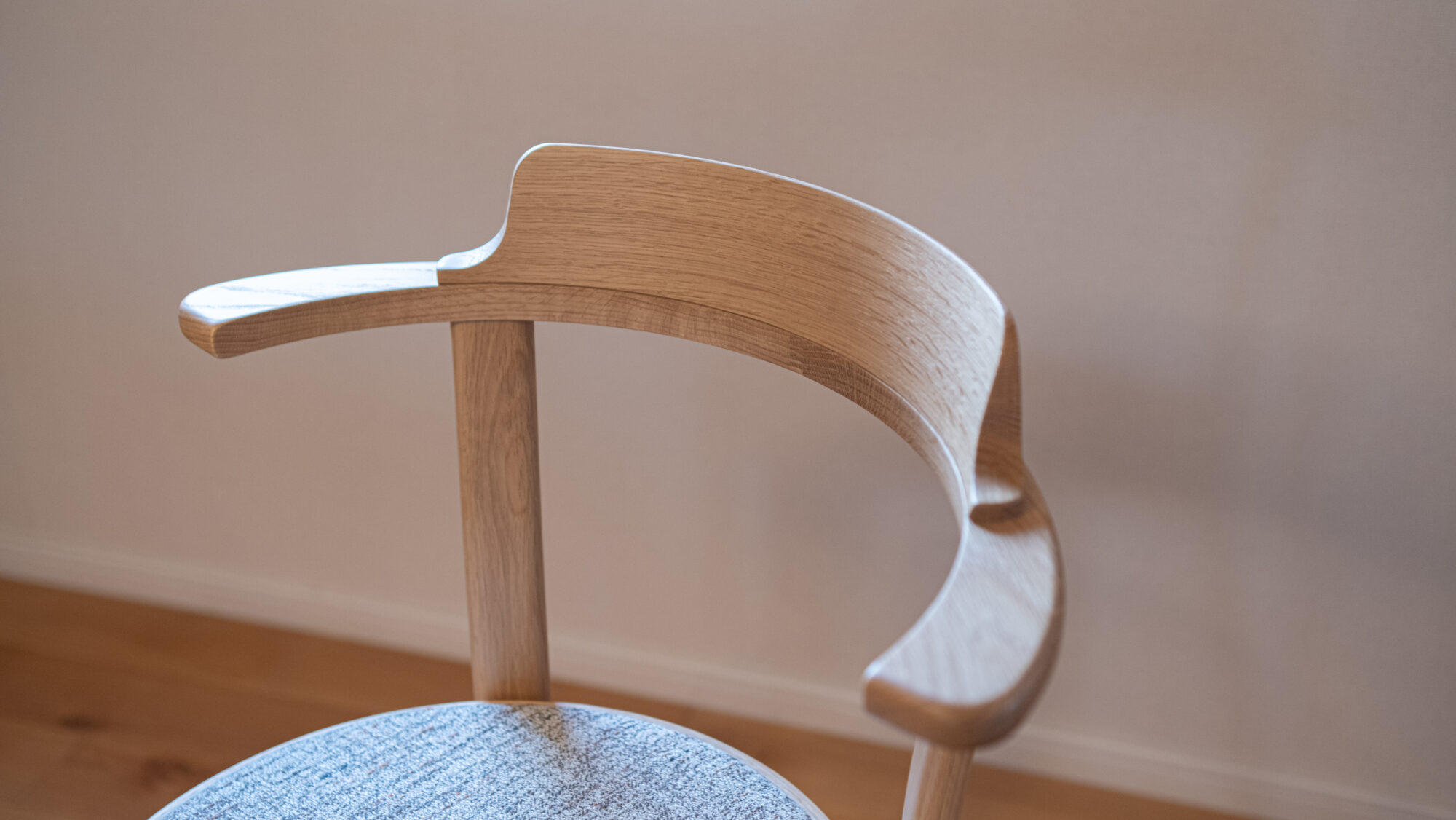 RUNT OM ルントオム チェアー | 塩田家具 リヴリア