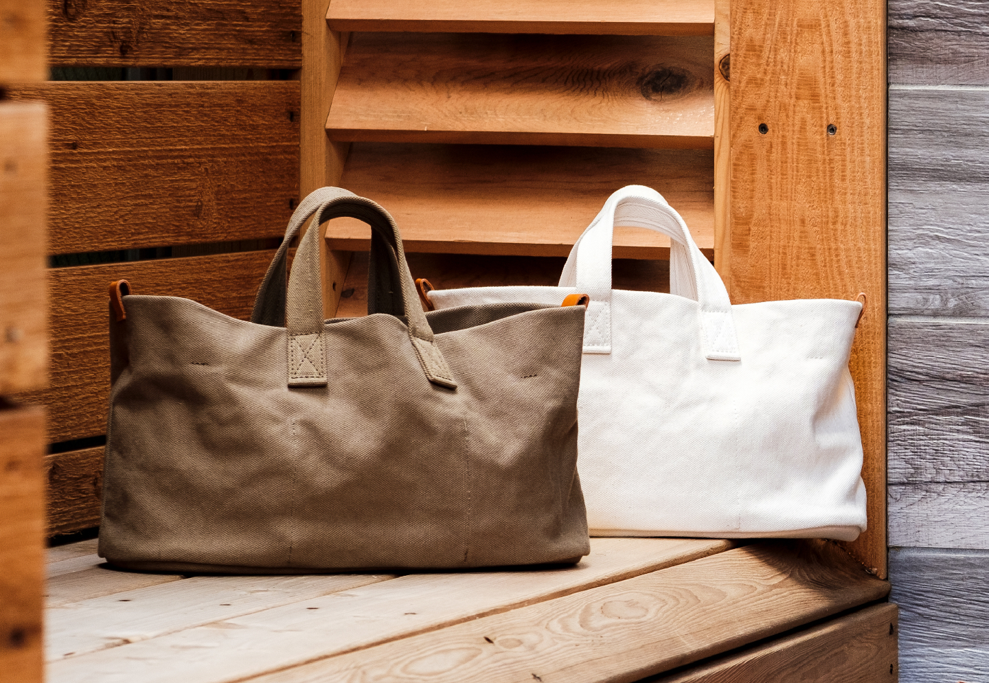 白帆鎌倉公式サイト - 昭和18年に創業した鎌倉の手作りバッグ販売店です。