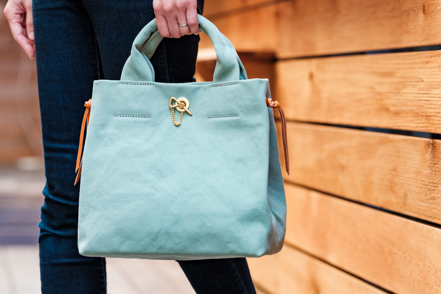 白帆鎌倉公式サイト - 昭和18年に創業した鎌倉の手作りバッグ販売店です。