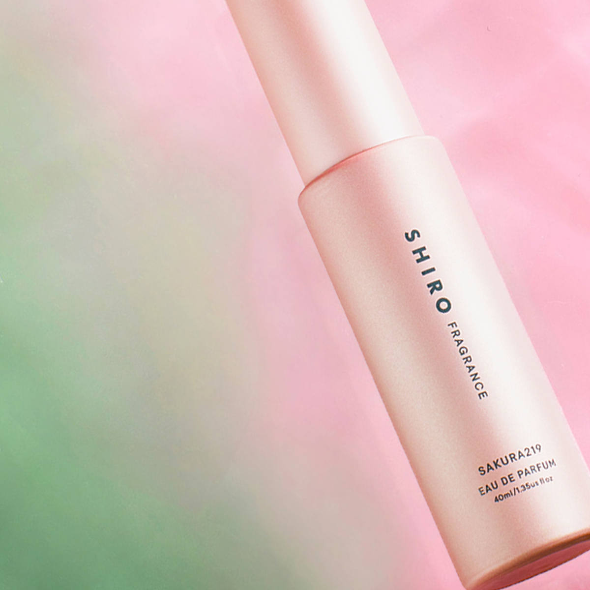 香るたび心に花が咲く、やさしいフレッシュフローラル。長く愛され