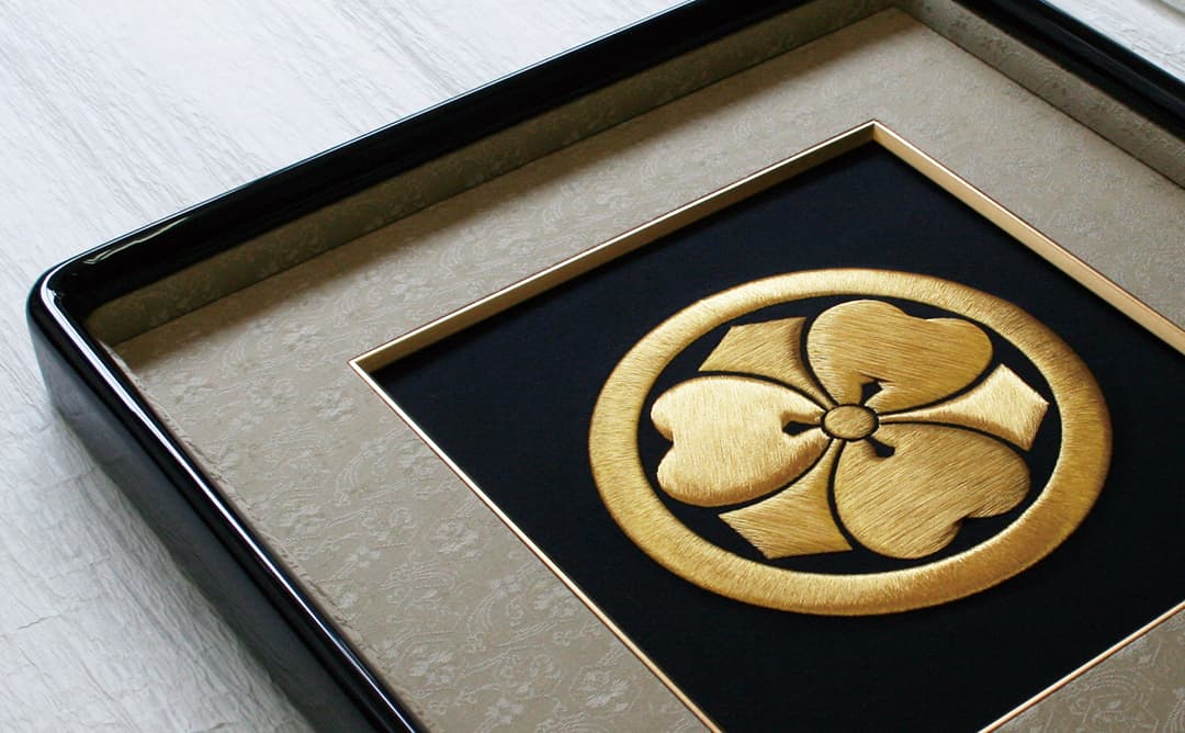 家紋刺繍額 -錦- │家紋刺繍額 着物刺繍のことなら「京都の刺繍 三京」