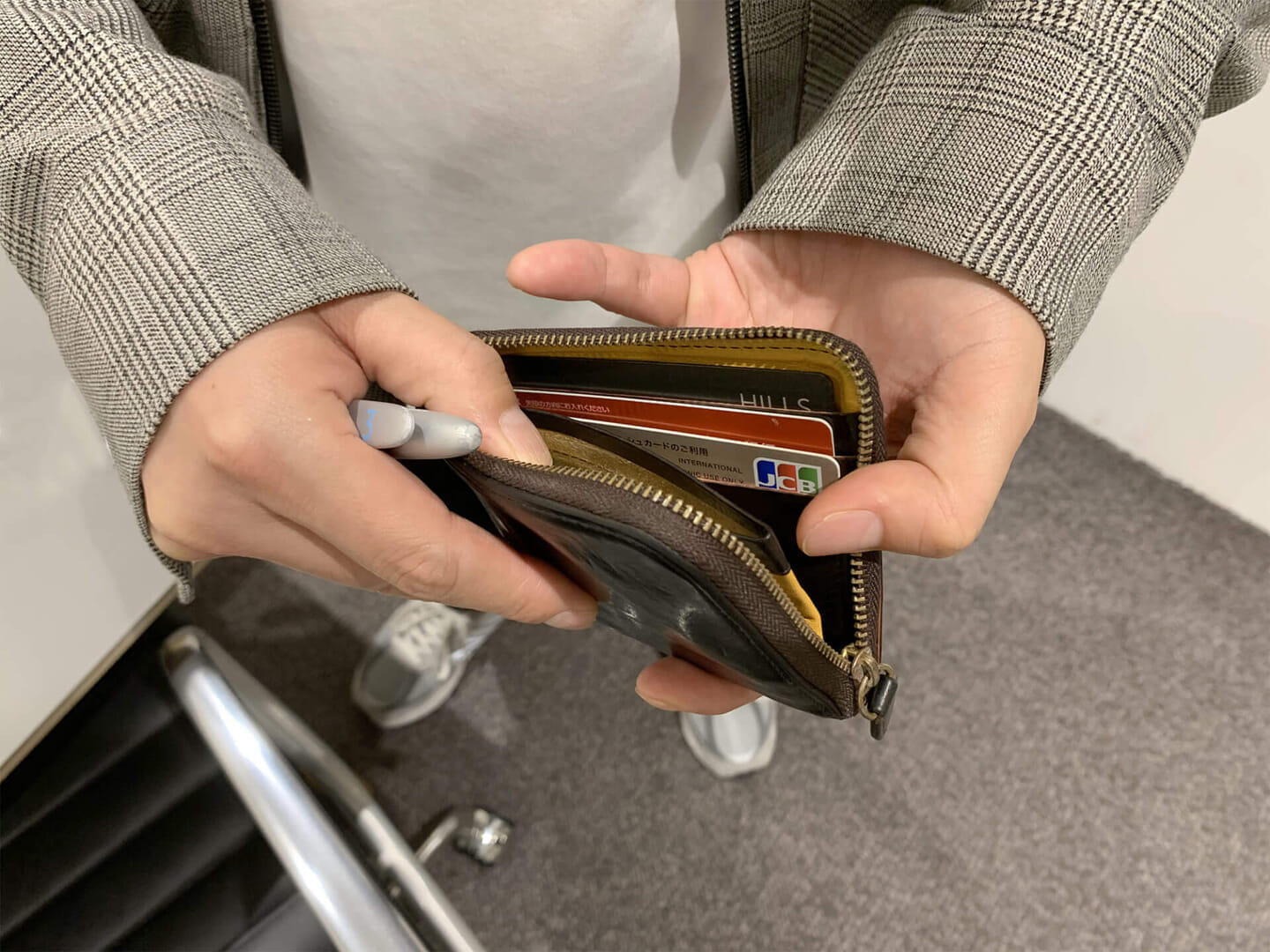 GANZOスタッフ愛用！「GUD2 ZIPパース」財布レビュー ※写真あり