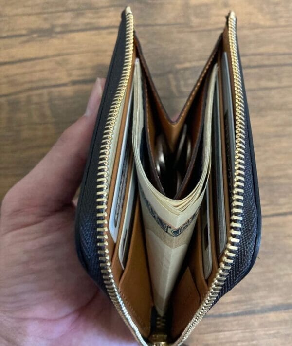 購入してみた！】「CRAFSTOのL字ファスナー財布」使用感レビュー（画像