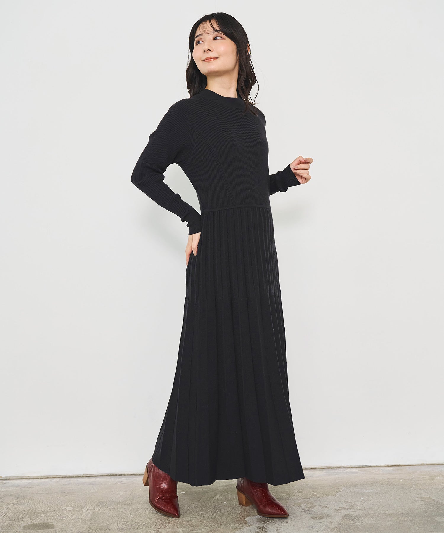 プリーツフレアニットワンピース – Sirin Online Store