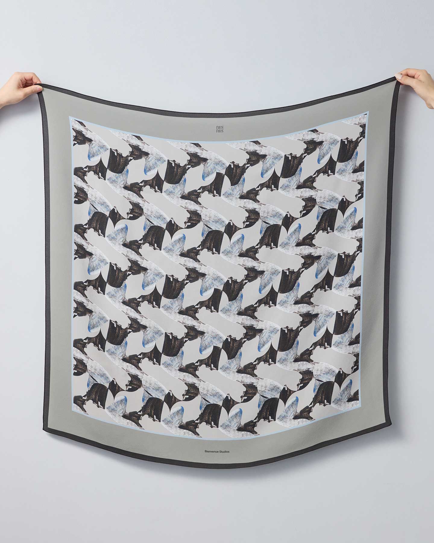 BS102-GENTLE-KNIFE-2025_1.jpg?