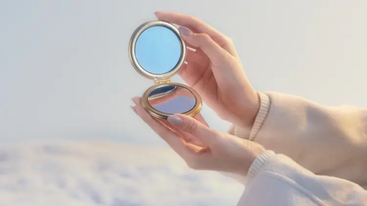 N organic Holiday Collection 2025