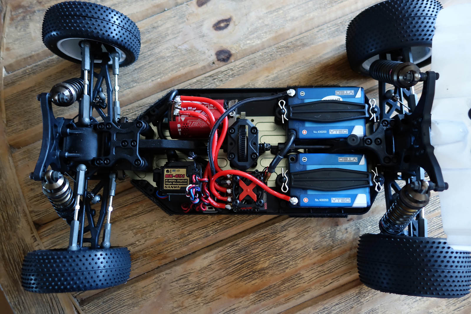 Kyosho Lazer ZX6 - Elliot Boots