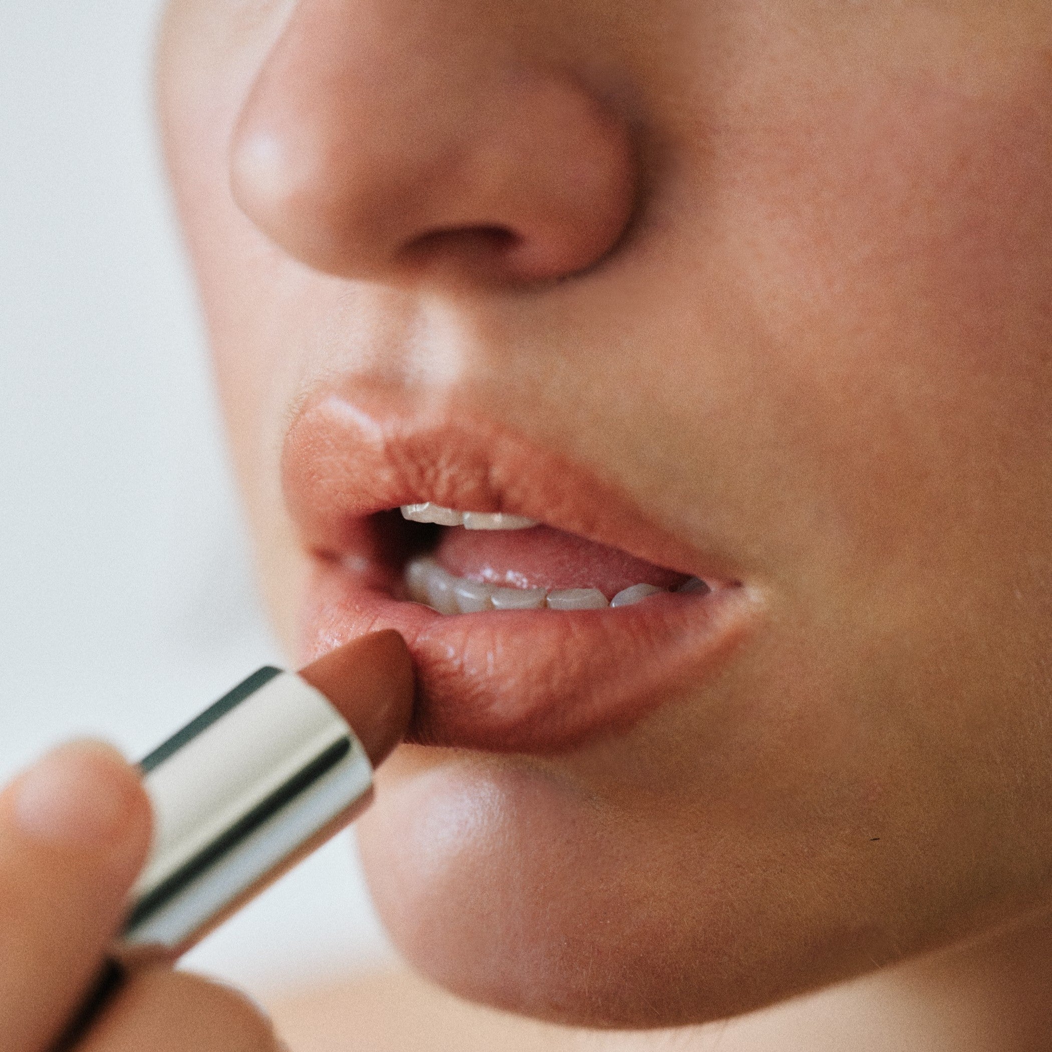 コラボ限定 JSELF × soel LIVING-OIL LIP STICK B002【ベージュ】