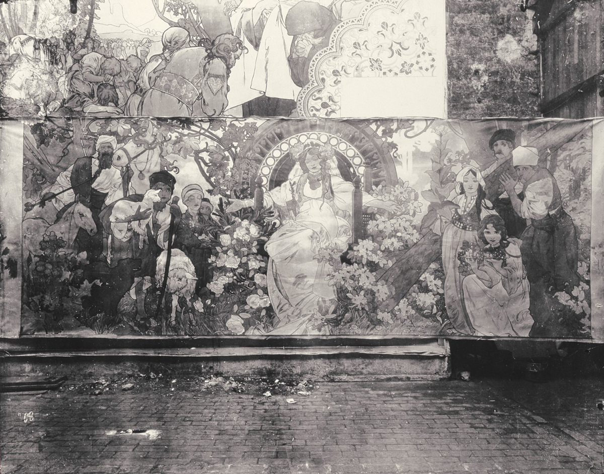 没入体験型展覧会「永遠のミュシャ」パリでスタート – 装苑ONLINE