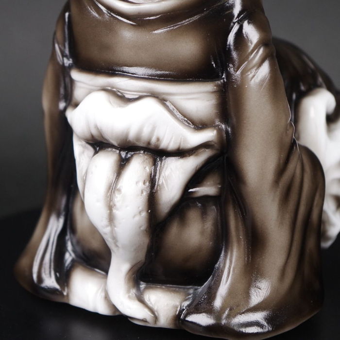 墓場の画廊にかっこわらい雑貨店（笑）のホラーなアートソフビ「まちこ