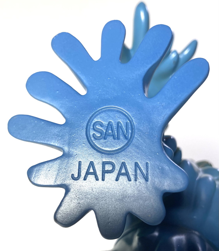 マルサン製「ヘドラ350」の限定版ゴジラ・ストア東海出張所に出現