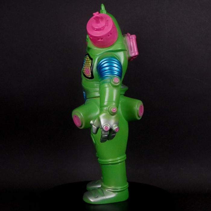 ブルマァクの「キングジョー(グリーン)」が『ウルトラセブン』55周年に