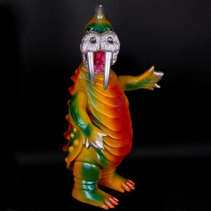 ブルマァク製「デッパラス」がギャラリー＆ショップ・墓場の画廊に登場