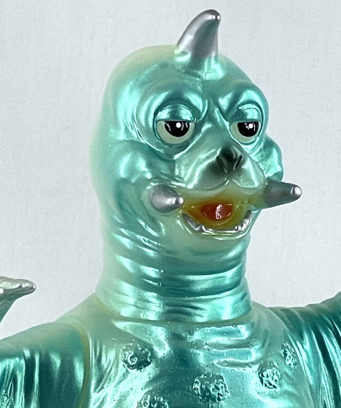 M1号からはブルマァク復刻版「ペギラ蓄光版」、そして鵜川薫さん彩色