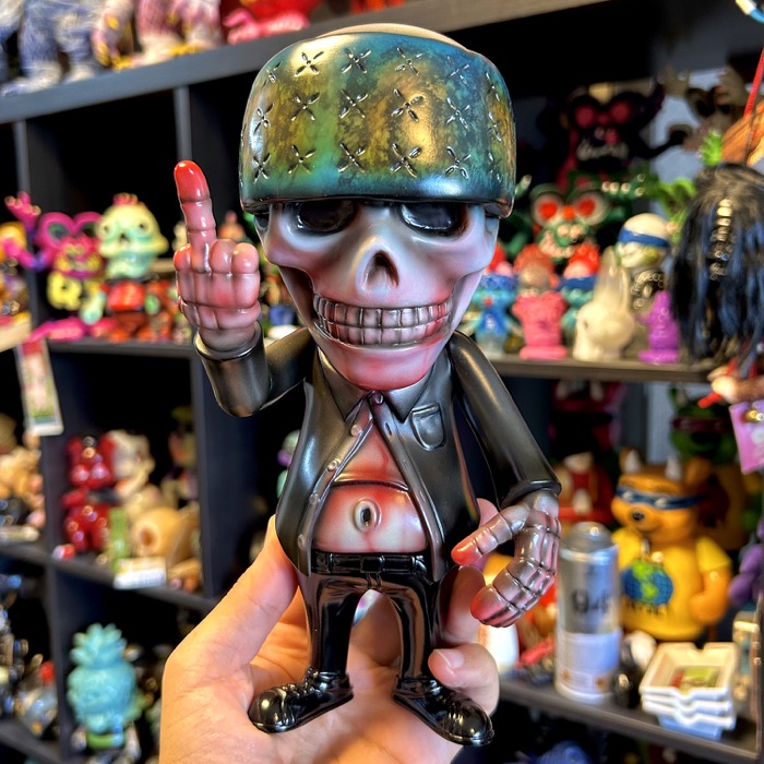 BlackBook ToyにKakkowarai Toys初登場！ 衝撃のホラーカスタム