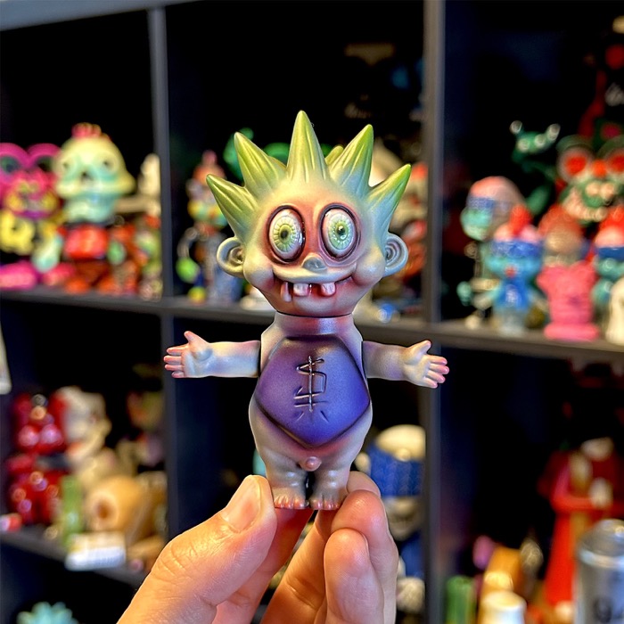 BlackBook ToyにKakkowarai Toys初登場！ 衝撃のホラーカスタム