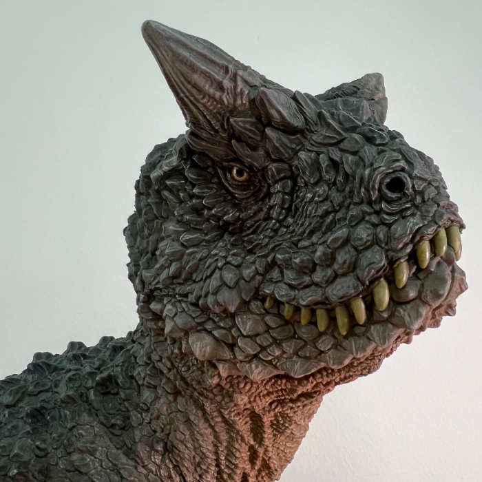 グリューツィラボからねんど星人氏デザイン＆造形「カルノタウルス