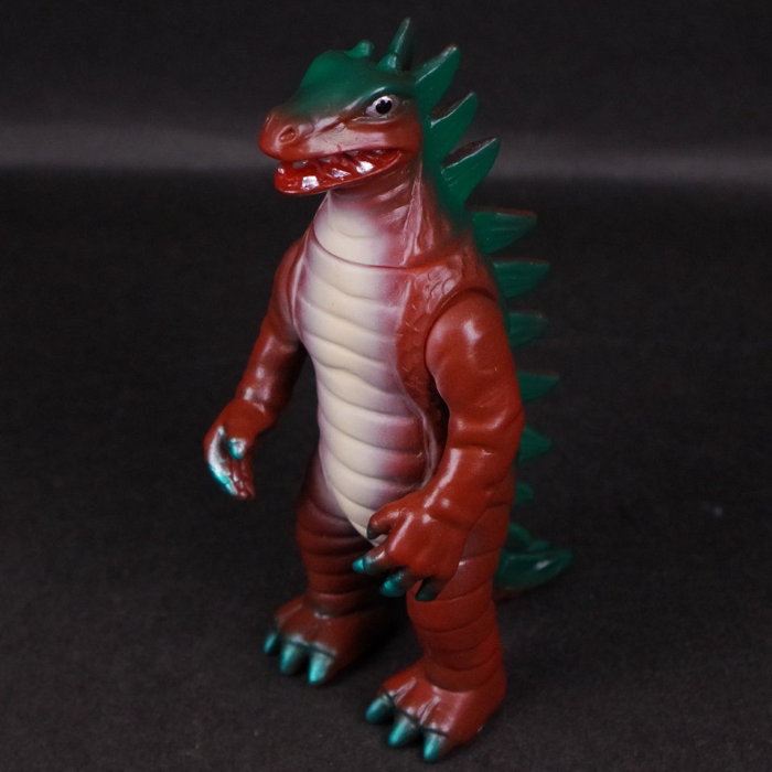 ブルマァク幻の金型から『流星人間ゾーン』の「ミドルバルガラス」も