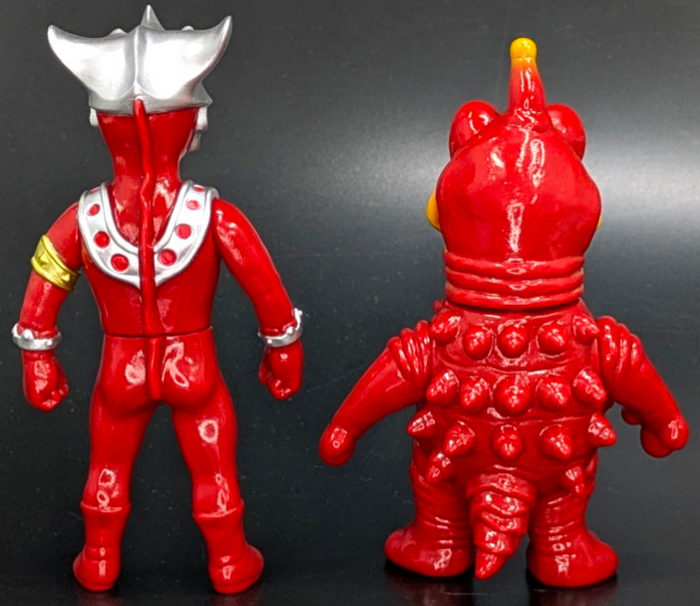 ショップ・arktz & DBA限定版としてMAXTOY製「ウルトラマンレオ