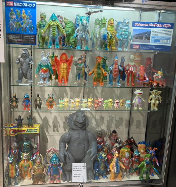 怪獣ソフビ開発者・いしづき三郎氏の足跡を辿る！ 「大ブルマァク展