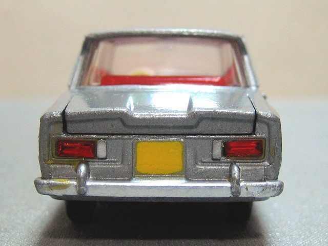 アルファロメオ・ジュリア1600TI by フランス・ディンキー<br>dinky