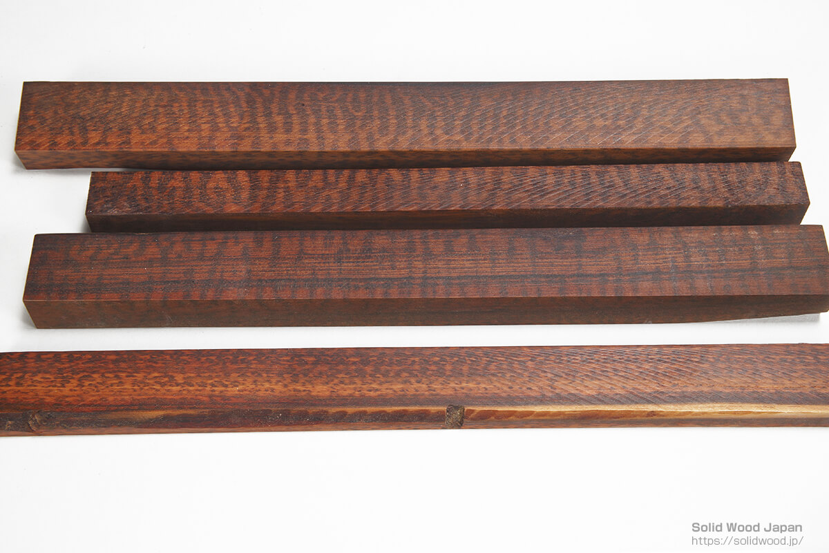 虎杢（とらもく）・虎杢目（とらもくめ） | 無垢材とは | 一枚板比較