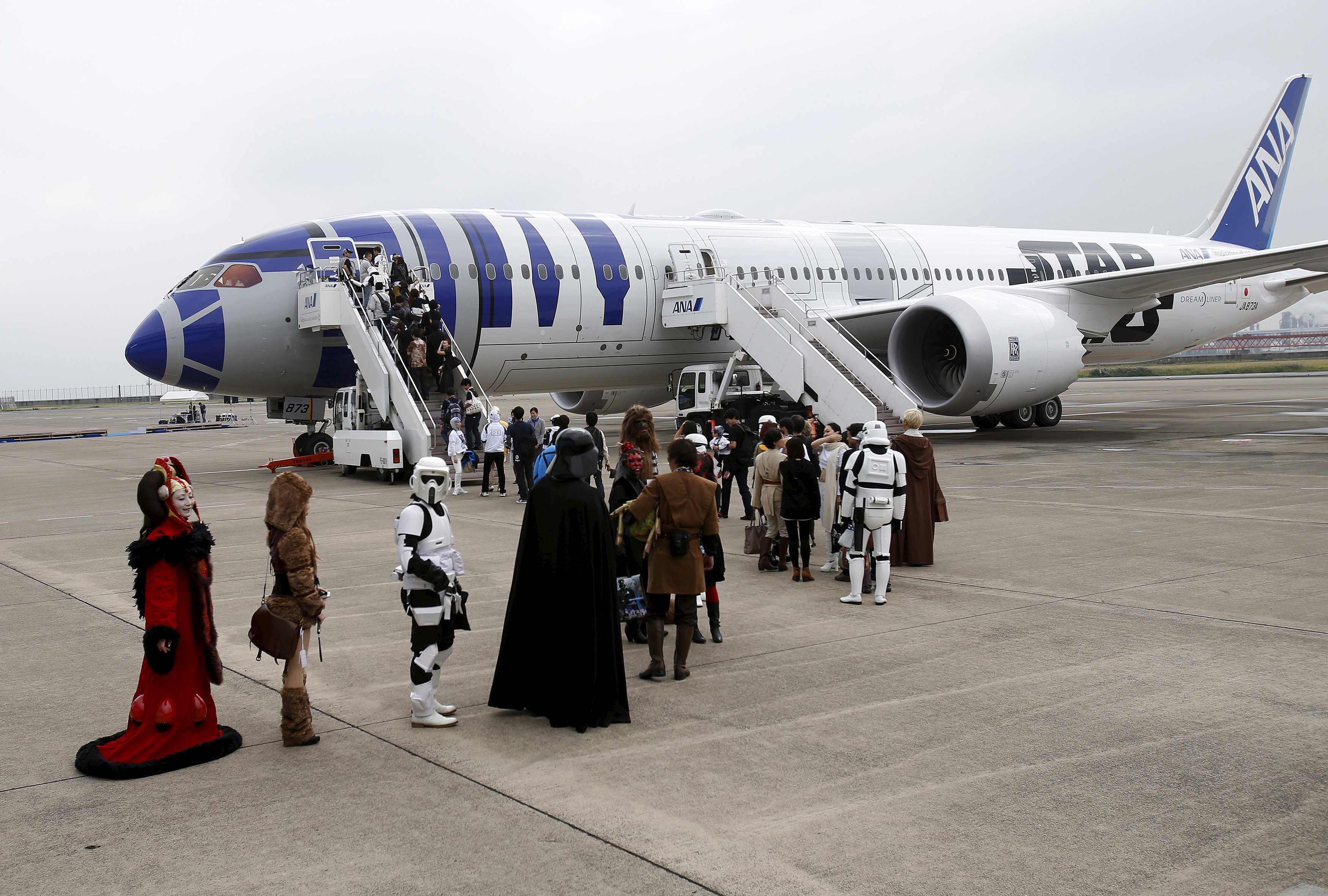 A 'Star Wars'-themed jet is flying across the world — here's what
