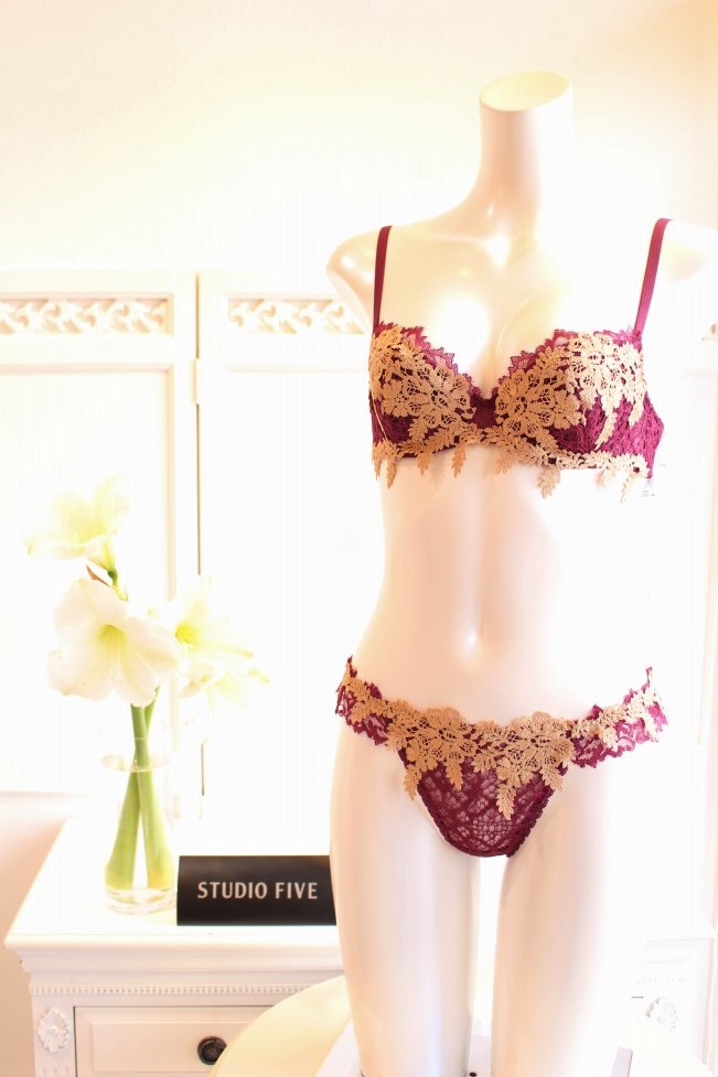 新春ランジェリ～♡ 魔女の棲む森 スタディオファイブ08group WIカラー