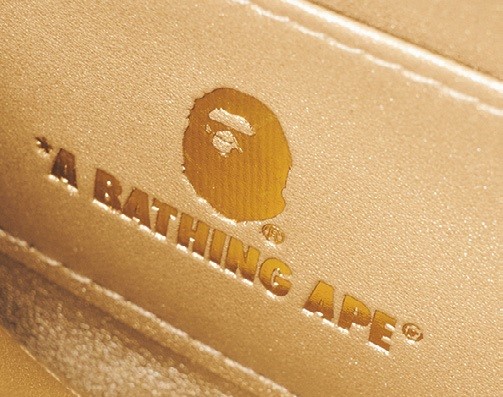 おしゃれな開運ミニ財布で金運UP！」A BATHING APE®のシャンパン