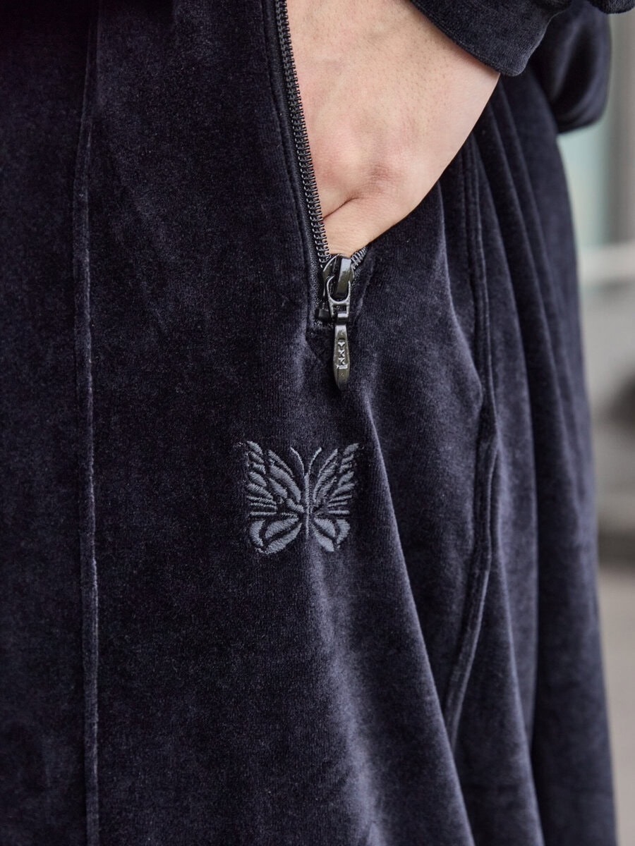 誰ともかぶらないセットアップ！ニードルズ×ARKnets別注の光沢ベロア