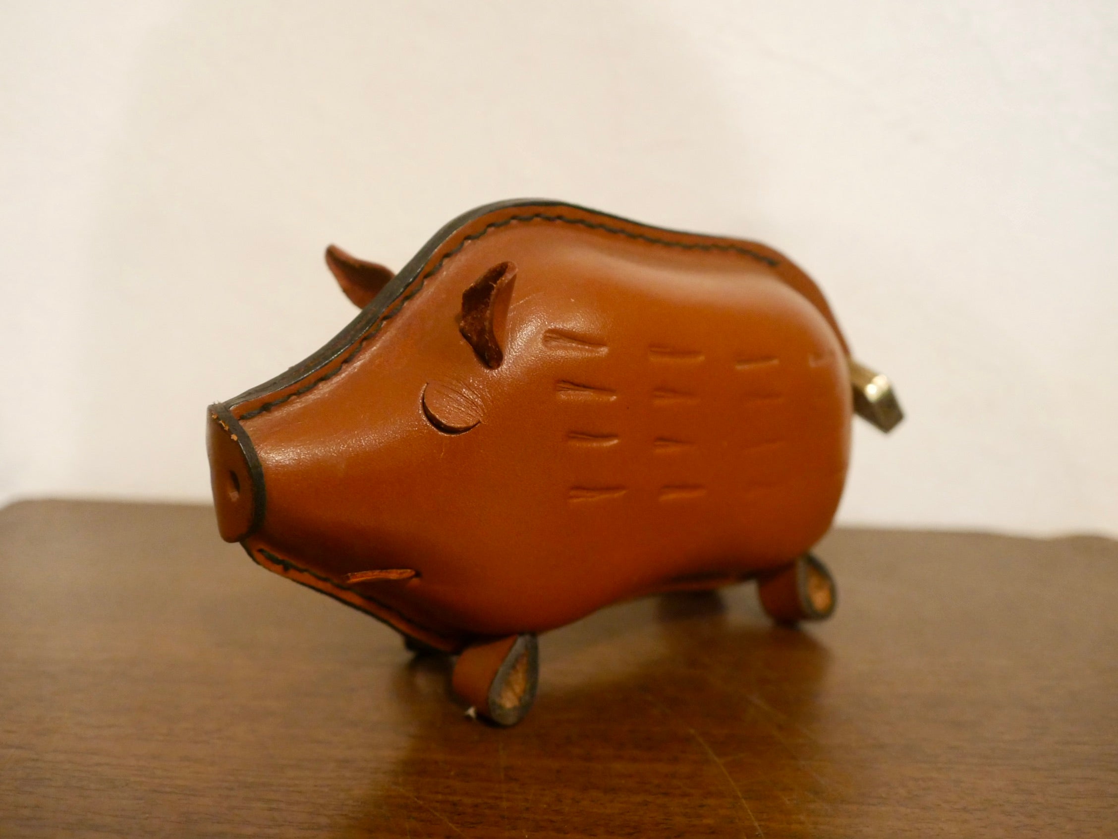 鴻池製作所 いのしし 貯金箱 本革 レザー KONOIKE – smileantiques
