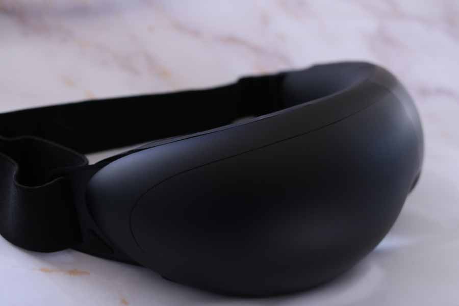 NIPLUX「EMS EYE RELAX」レビュー｜目の疲れに悩む女性へ贈りたい