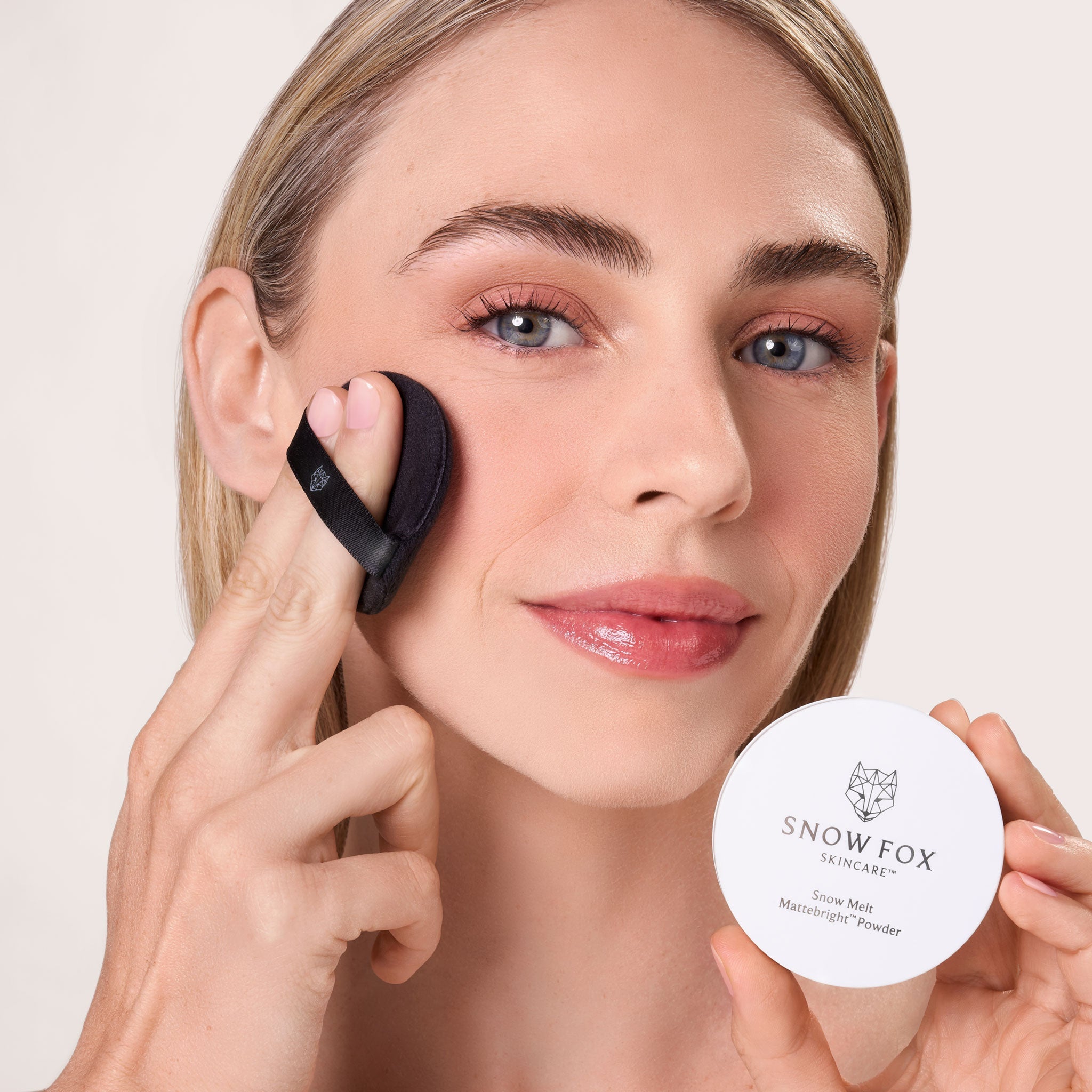 スノー メルト モイスチャー マットスキン セッティングパウダー(5.5g