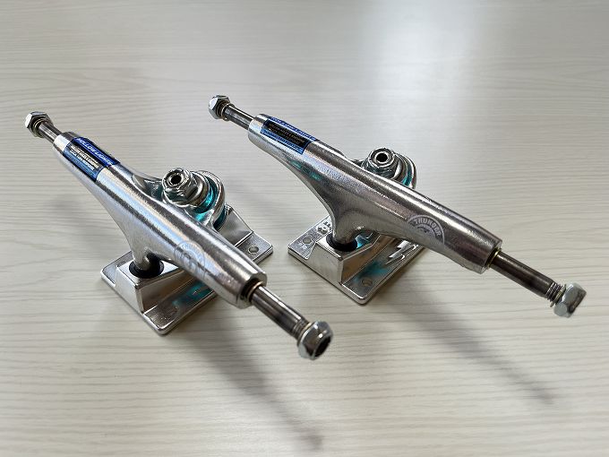 サンダーのトラックHOLLOW LIGHTSをレビュー!使い心地や使った感想など