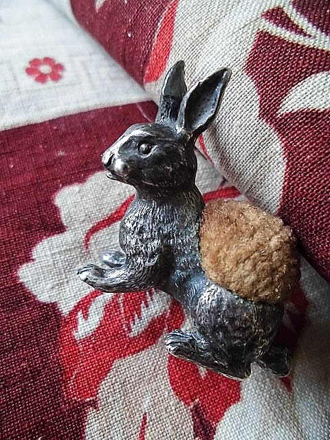 シルバーピンクッション アンウィーク うさぎ ソーイング 針さし - SNAP