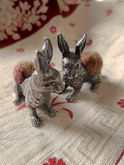 シルバーピンクッション アンウィーク うさぎ ソーイング 針さし - SNAP