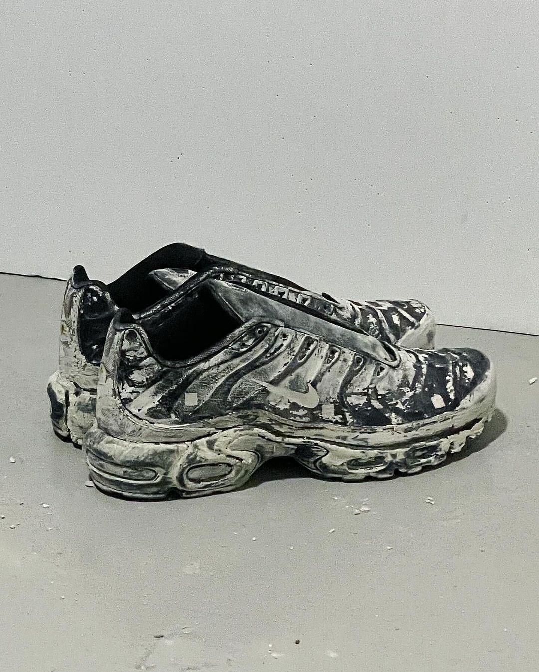 ペイントカスタム】A-COLD-WALL* x AIR MAX PLUS – SNEAKER HACK