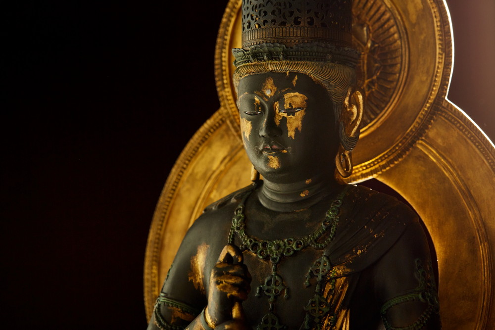 イスム-仏像のもつハイセンスな臨場感を楽しむ