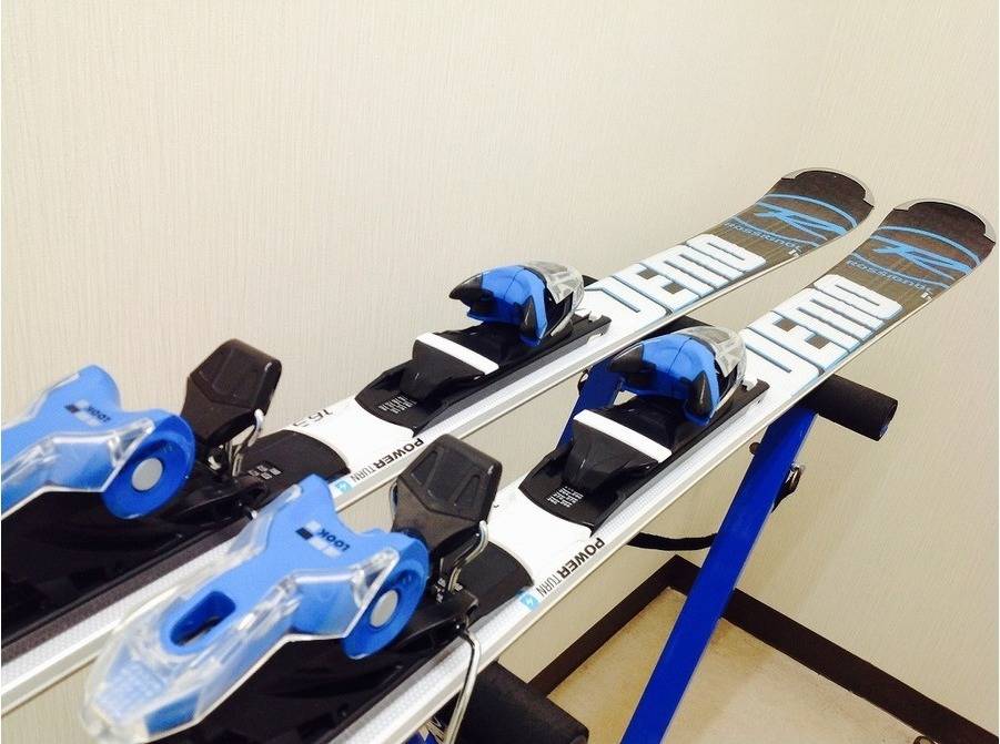 TFスポーツ青葉台店】17-18年モデル！ロシニョールのDEMO GAMMAが入荷