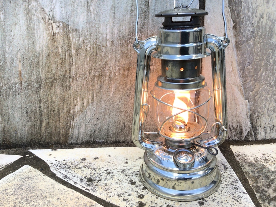 現行のジンクとは違い光沢のある錫メッキカラー！FEUERHAND